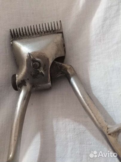 Ручная машинка старинная, для стрижки волос