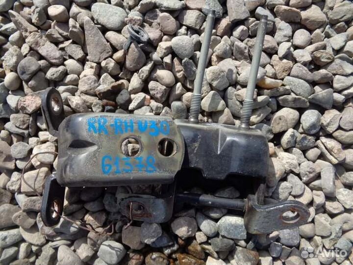 Петля двери задняя правая Nissan Presage U30