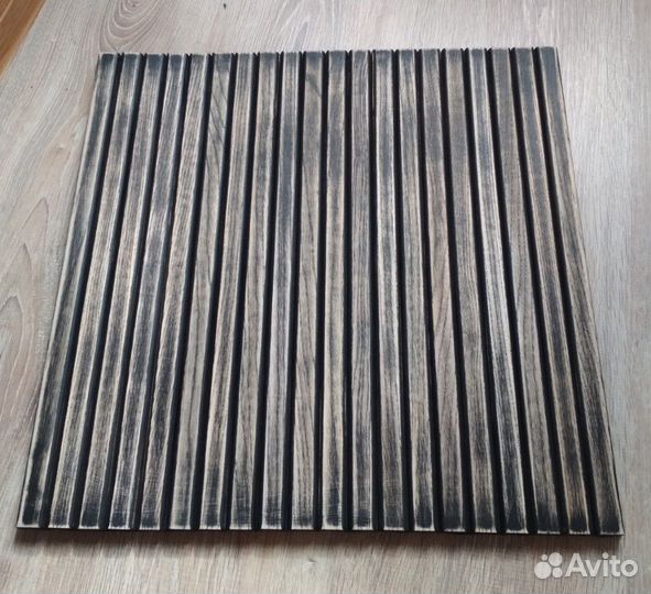 Столик реечный из дуба и натуральной кожи