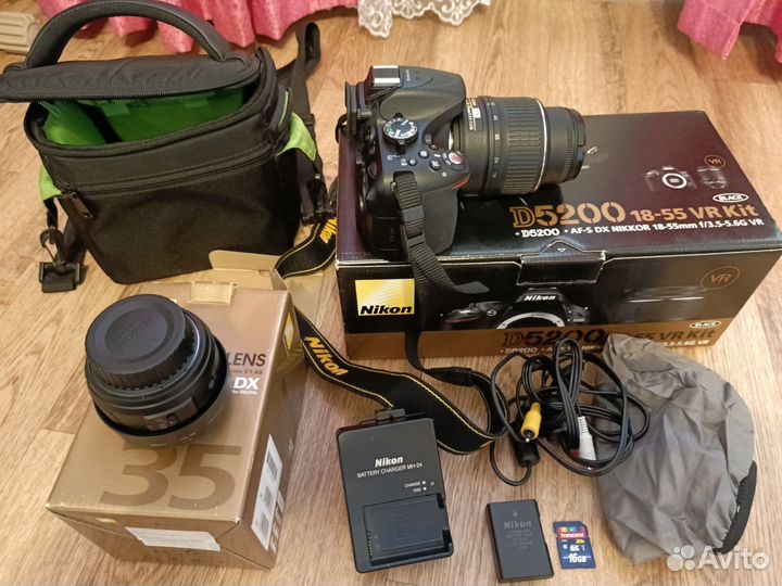 Зеркальный фотоаппарат Nikon D5200 18-55 + 35/1.8