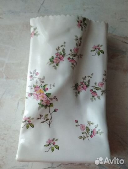 Продам керамическую вазу