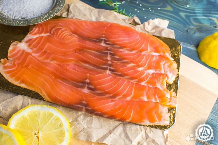 Красная рыба свежая