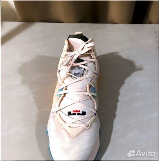 Баскетбольные кроссовки Nike LeBron 19