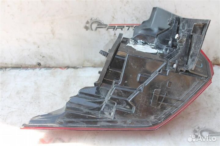 Фонарь задний правый Фольксваген Тигуан