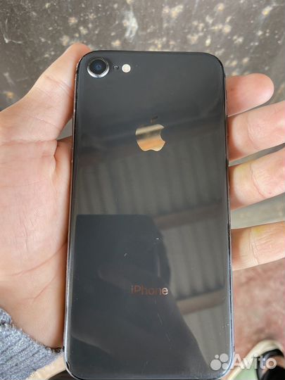 Телефон iPhone 8 64 gb