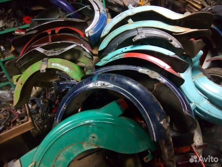 Много запчастей для советских мото