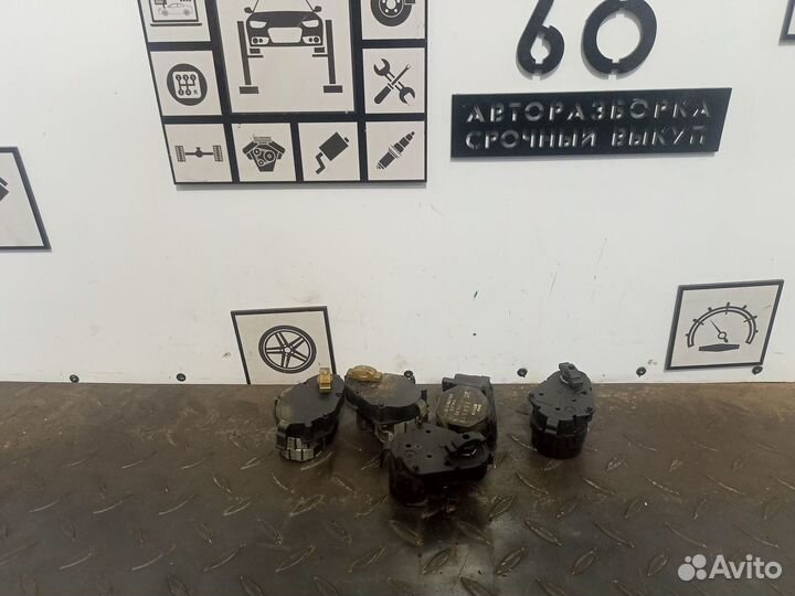 Моторчик заслонки отопителя для BMW