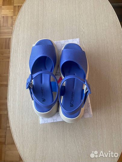 Босоножки женские р. 40