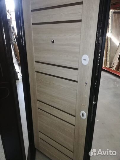 Входная стальная дверь