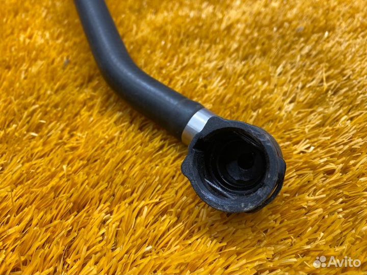Патрубок системы охлаждения Mercedes-Benz C-Class