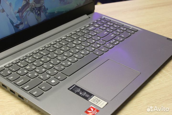 Свежий Ноутбук Lenovo для офисных задач и учёбы