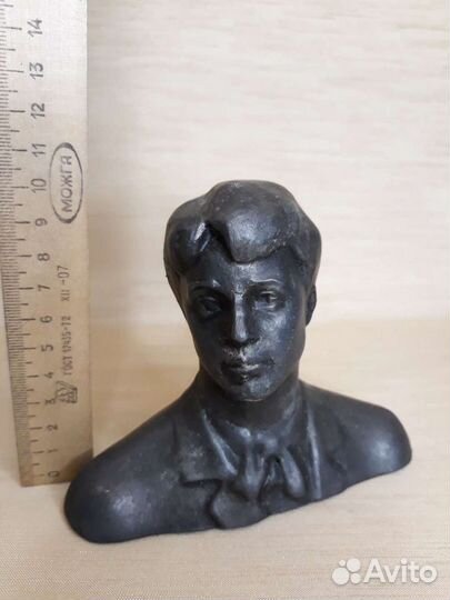 Бюст С.Есенин