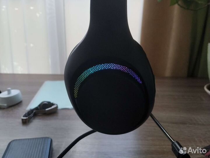 Игровые наушники с подсветкой и микрофоном