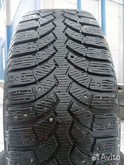 Bridgestone Blizzak Spike-01 215/60 R17 100T