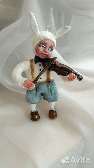 Ватная ёлочная игрушка Зайчик музыкант