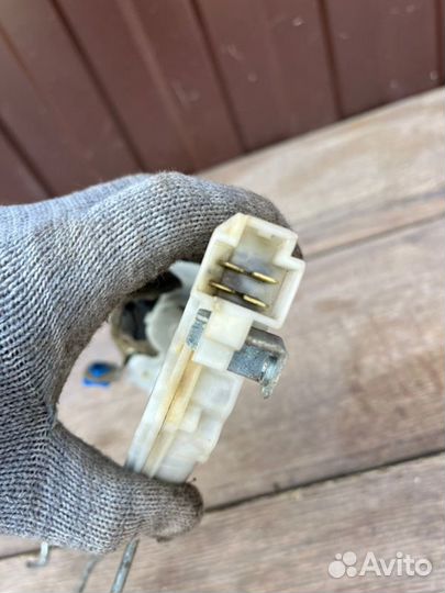 Замок двери передний левый Nissan Almera N16 1.5