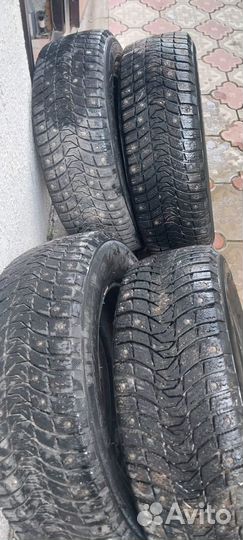 Michelin X-Ice North 3 215/65 R16