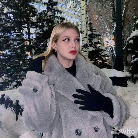 Продавец-консультант. Дизайнер. Официант