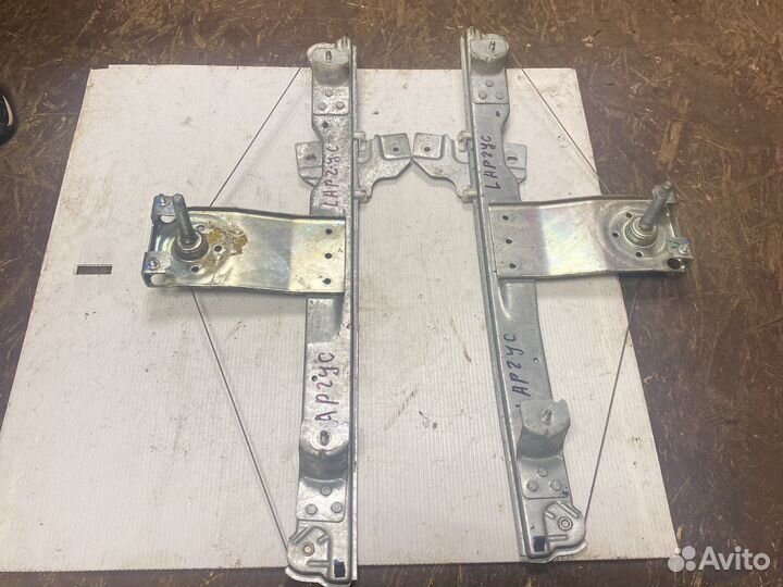 Стеклоподъемник передний Renault Largus