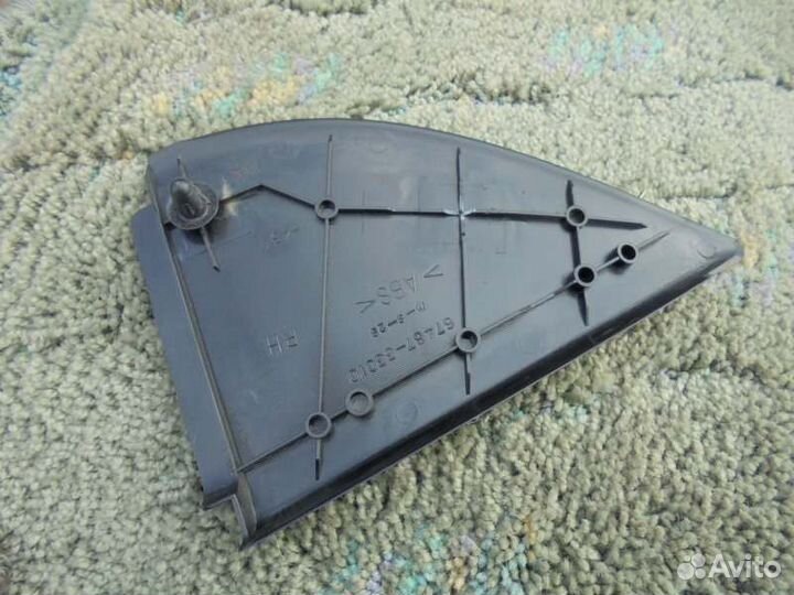 Уголок двери задний правый Toyota Camry Gracia