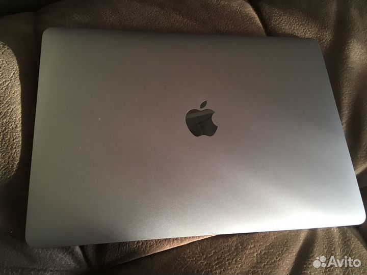 MacBook Pro 13 2017, 2 Thunderbolt 3/8GB/256GB
