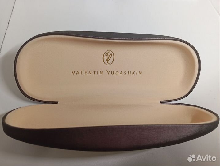 Футляр для очков