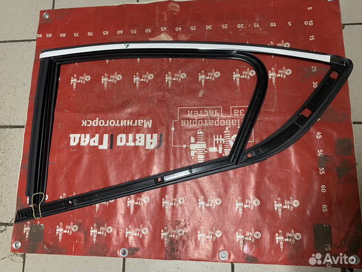 Citroen DS4 Накладка стекла двери задней левой