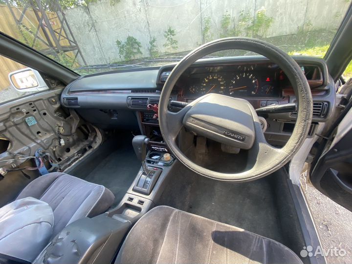 Toyota Camry 1.8 AT, 1990, битый, 273 239 км