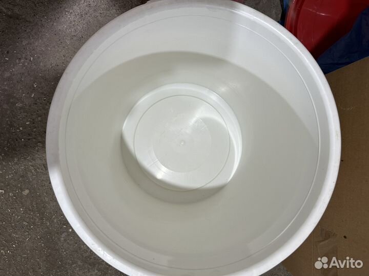 Емкость для воды с крышкой 20 литров