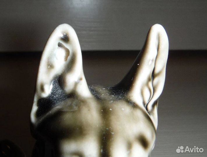 Фарфоровые фигурки собаки