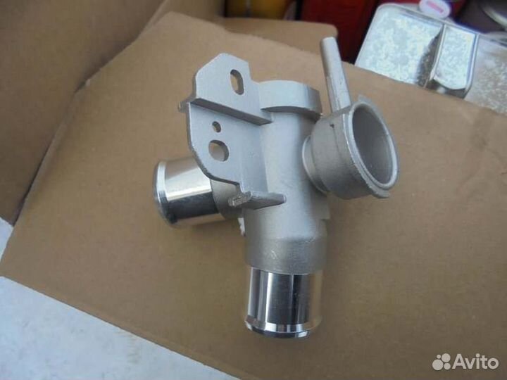 Горловина радиатора Nissan Teana J32