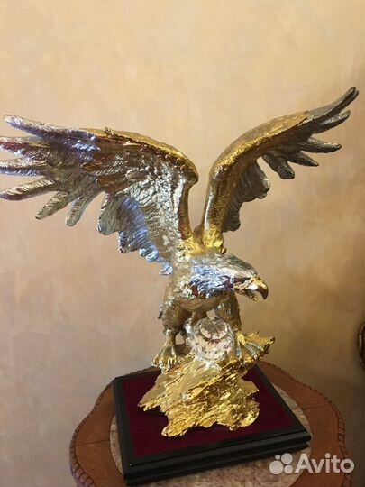 Орел ястреб статуэтка