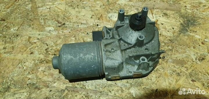 Моторчик стеклоочистителя передний Opel Astra J G