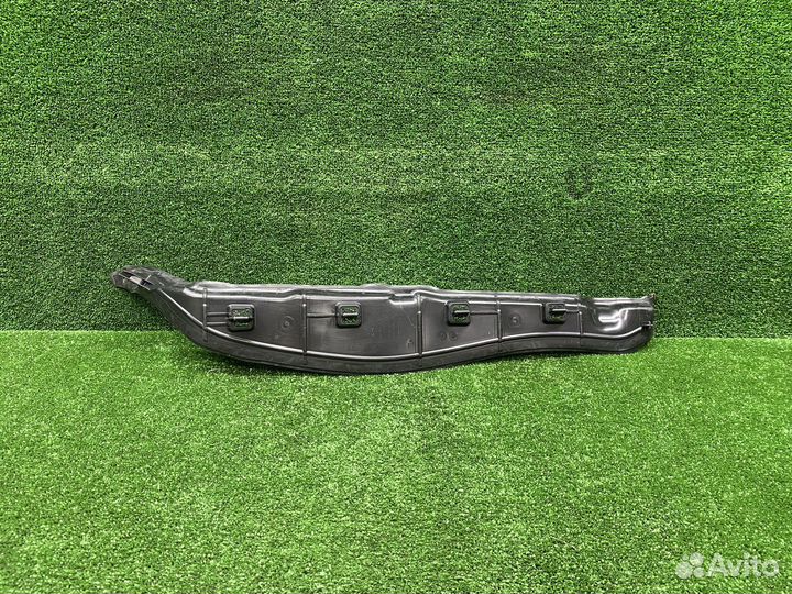 Уплотнитель крыла правый BMW G20