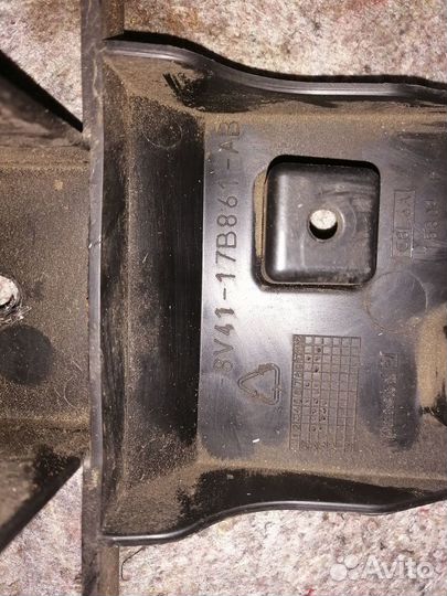 Направляющие заднего бампера Ford Kuga 1