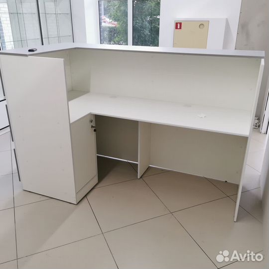 Стойка ресепшн, новая