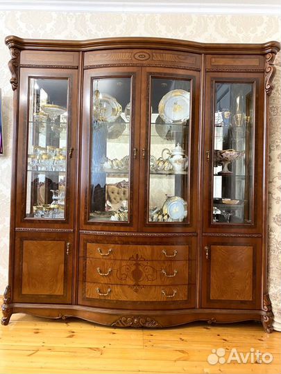 Итальянская гостиная деревянная