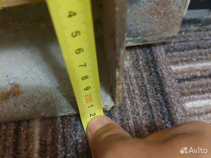 Дверь входная металлическая б/у