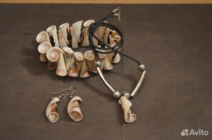 Комплект из натуральных ракушек (за все)