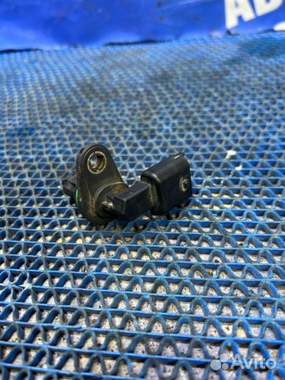 Датчик положения распредвала Opel Astra H купе
