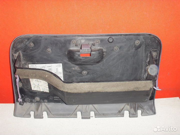 Бардачок 467830296885 Chrysler Voyager (RG)