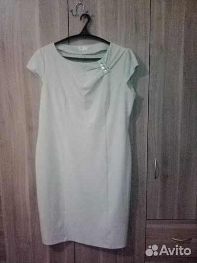 Платья и костюмы