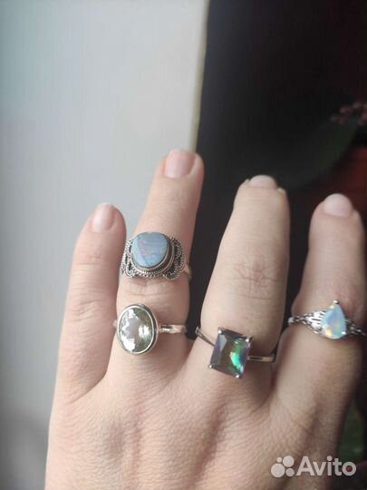 Колечки с премиум камнями