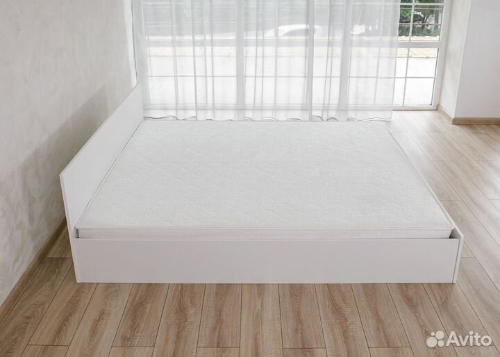 Кровать с матрасом