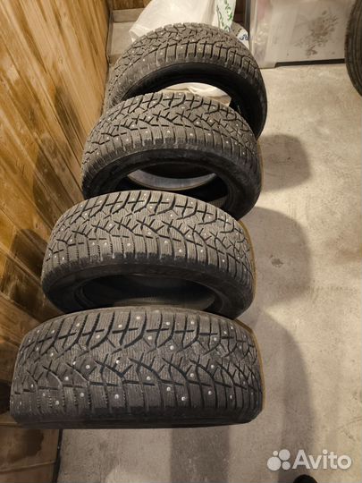 Bridgestone Blizzak Spike-02 215/55 R16 T