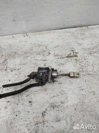 Главный цилиндр сцепления Mitsubishi Lancer 9