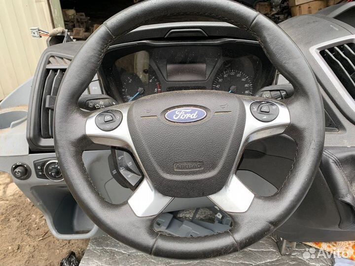 Торпедо (панель) на Ford Transit