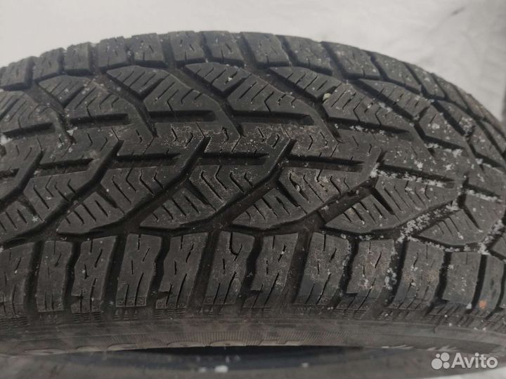 Kormoran Snow 215/60 R16 99H