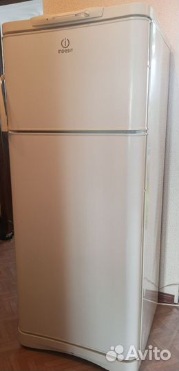 Холодильник indesit
