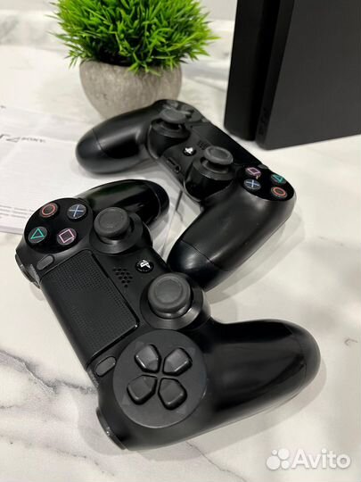 Sony Ps4 Slim 2 геймпада 550 игр